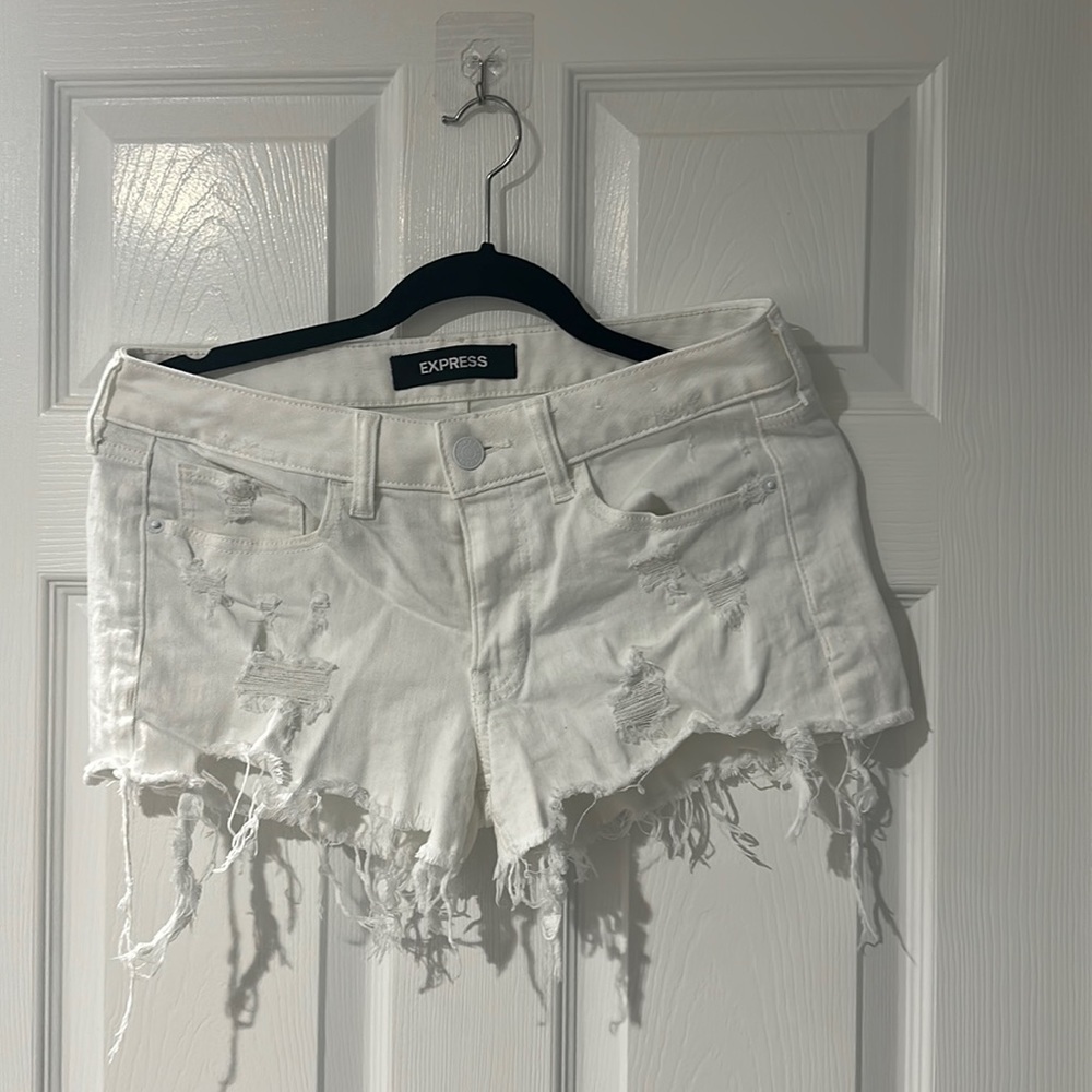 Express Stretch Low Rise White Denim Shortie Size 4